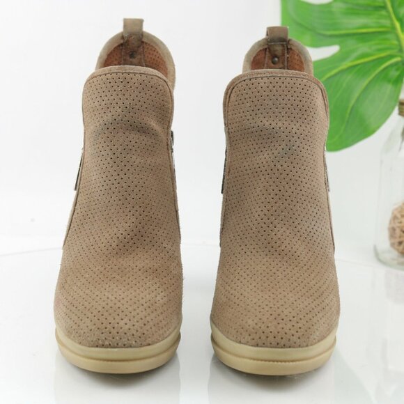 Donald Pliner Womens Boot Size 9.5 Tan Suede Platform Block Heel Bootie Side Zip - Picture 3 of 12